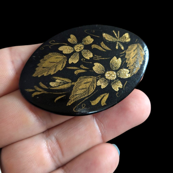 Antique Victorian Oval Brooch - Picture 1 of 4